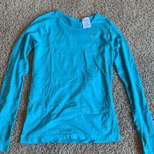 Women’s Nike top